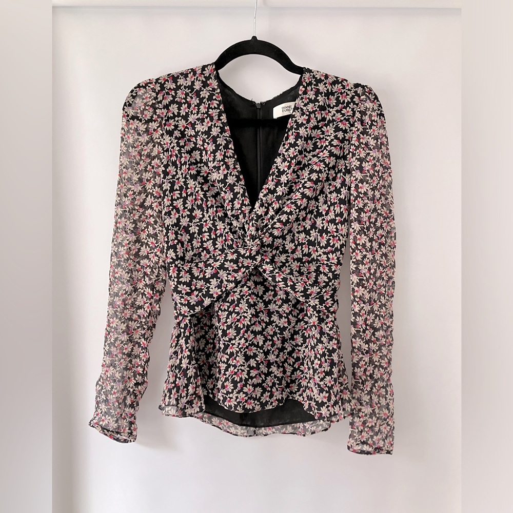 Diane Von Furstenberg Silk Top size 0 xs